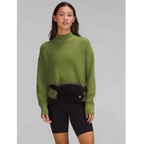 NWT Lululemon Everywhere Belt Bag Fleece Black - Picture 7 of 15